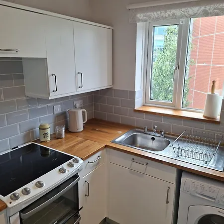 Apartment Tiffany Court By Cliftonvalley With Free Parking *