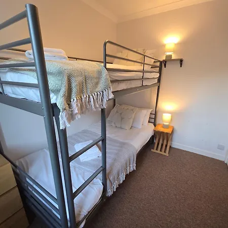 Apartment Tiffany Court By Cliftonvalley With Free Parking *