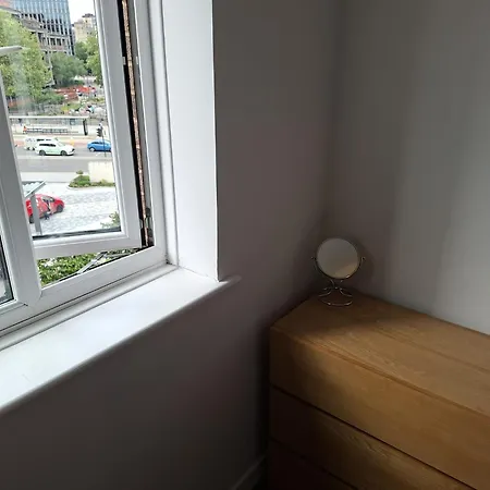 Tiffany Court By Cliftonvalley With Free Parking