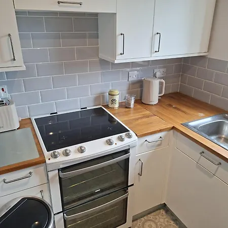 Apartment Tiffany Court By Cliftonvalley With Free Parking *