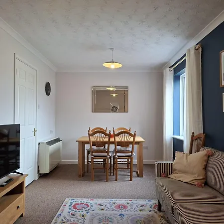 Tiffany Court By Cliftonvalley With Free Parking Bristol
