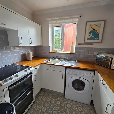 Apartment Tiffany Court By Cliftonvalley With Free Parking *